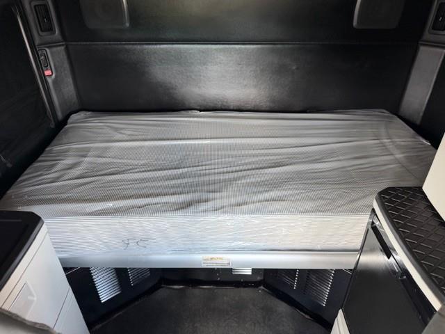 2022 Kenworth T680-34