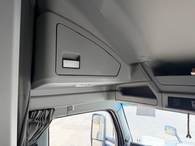 2022 Kenworth T680-44