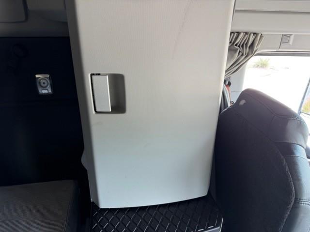 2022 Kenworth T680-47