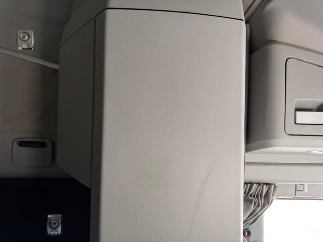 2022 Kenworth T680-48