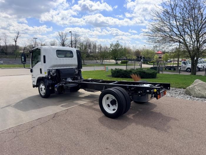 2027 Isuzu NRR - image 6