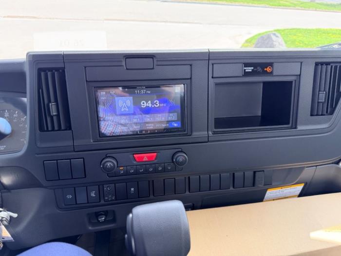 2027 Isuzu NRR - image 16