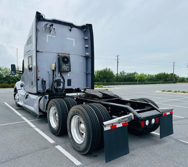2022 Kenworth T680-6