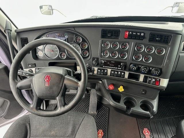 2022 Kenworth T680-10