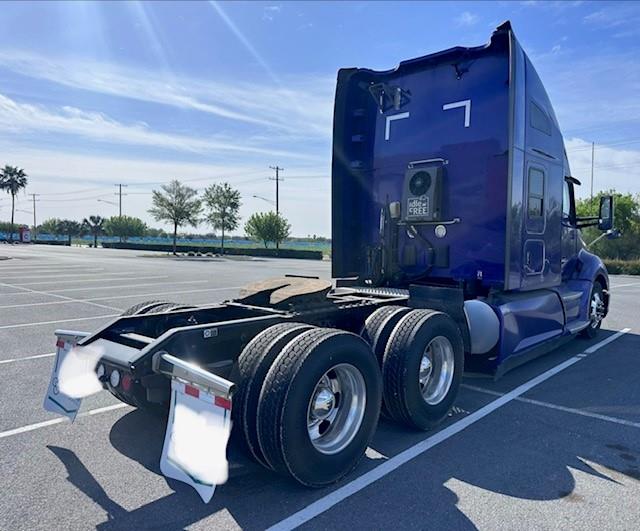 2022 Kenworth T680-4
