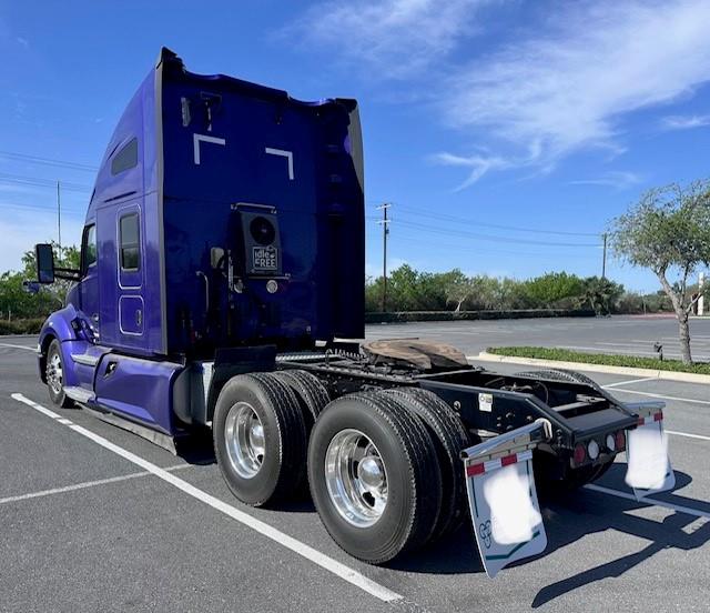 2022 Kenworth T680-6
