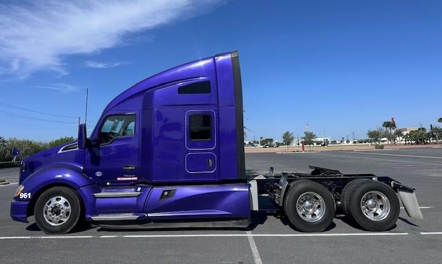 2022 Kenworth T680-7