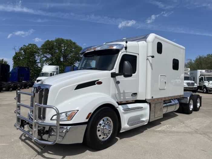 2023 Peterbilt 579-0