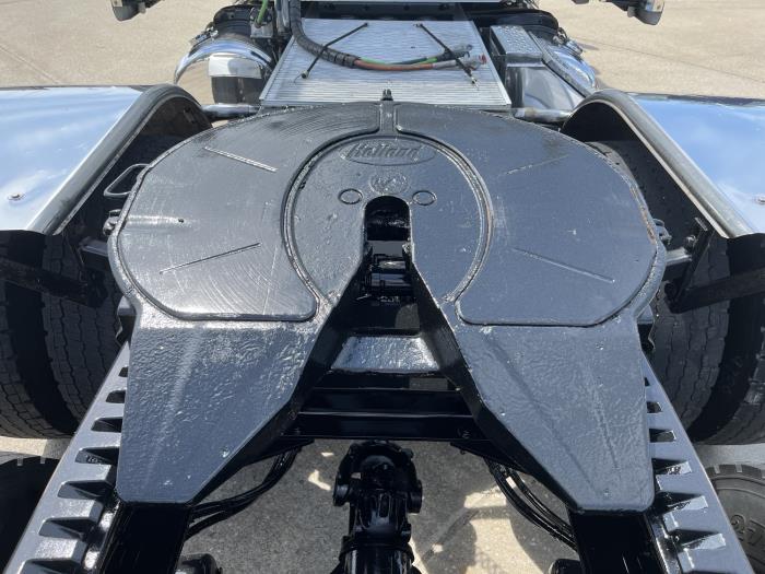 2023 Peterbilt 579-5