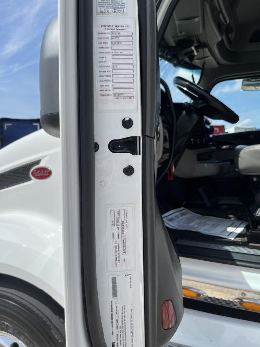2023 Peterbilt 579-11