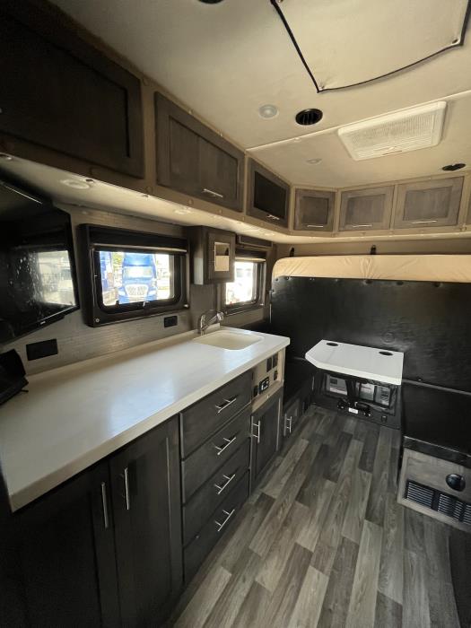 2023 Peterbilt 579-14