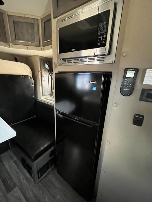 2023 Peterbilt 579-18