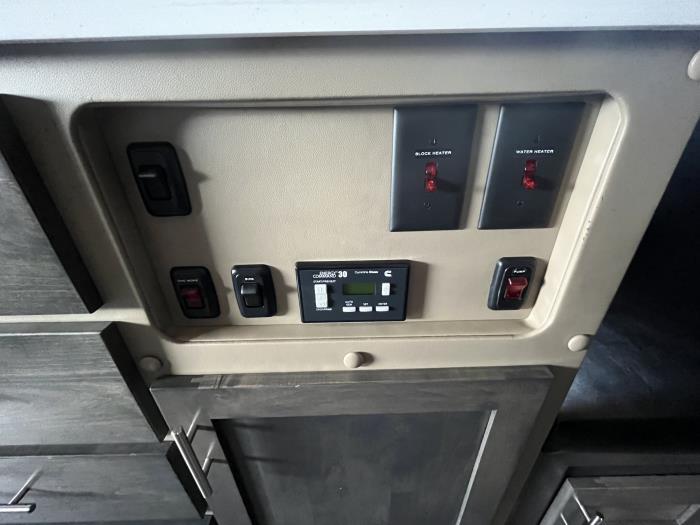 2023 Peterbilt 579-22