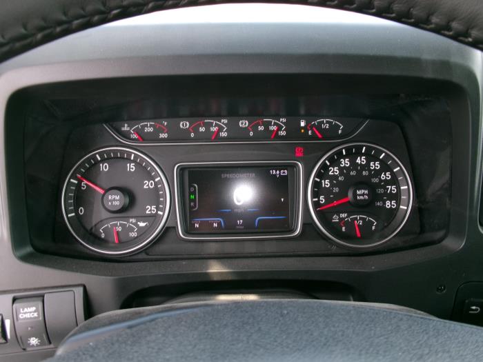 2026 International HX - image 14