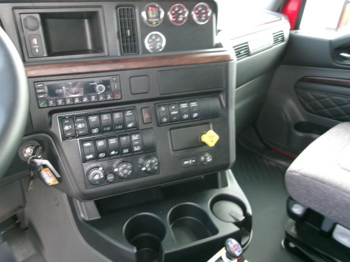 2026 International HX - image 11