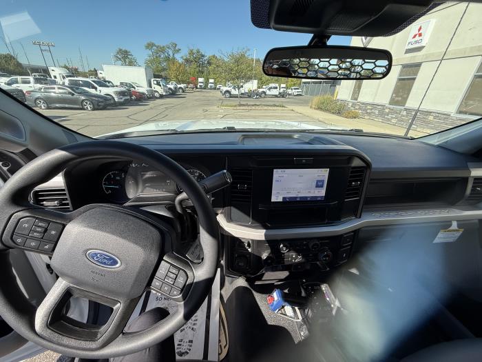 2025 Ford F-550-9