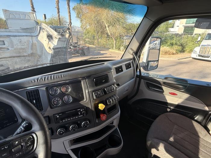 2022 Peterbilt 579-11