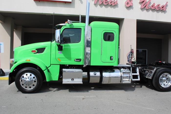 2021 Peterbilt 567-2