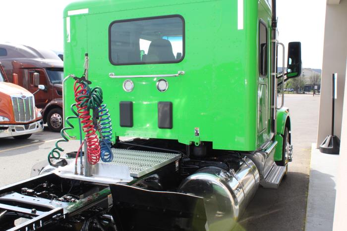 2021 Peterbilt 567-6