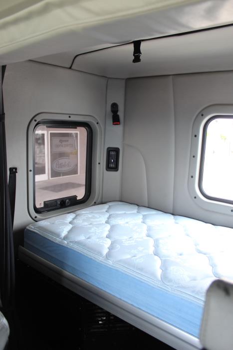 2021 Peterbilt 567-13