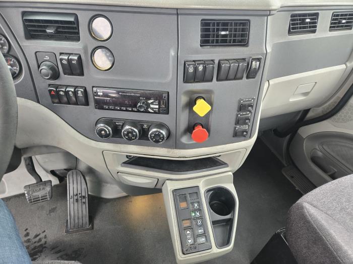 2018 Peterbilt 579-4