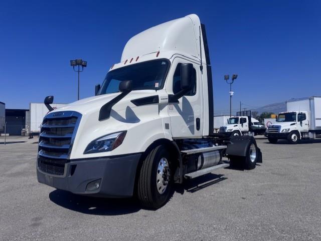 2019 Freightliner Cascadia-0