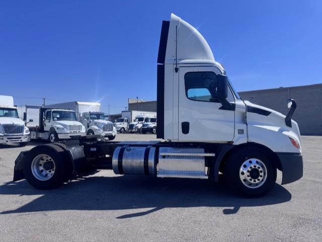 2019 Freightliner Cascadia-4