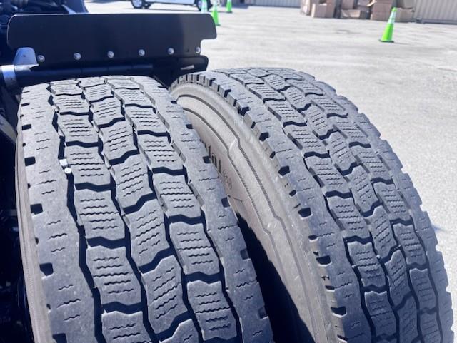 2019 Freightliner Cascadia-15