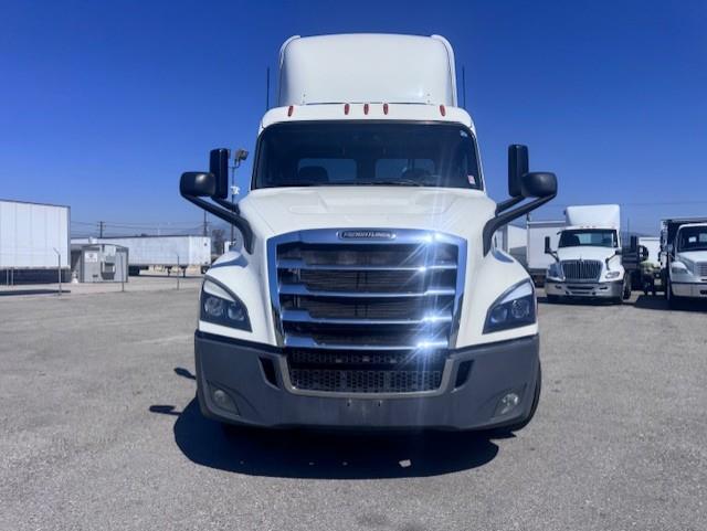2019 Freightliner Cascadia-1