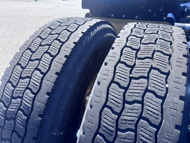 2019 Freightliner Cascadia-12