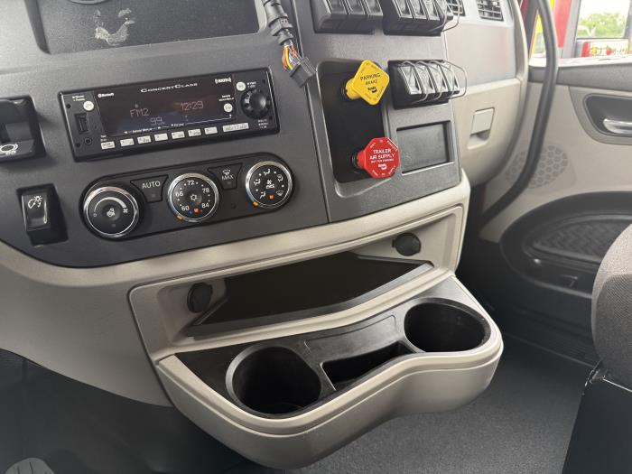 2022 Peterbilt 579-13