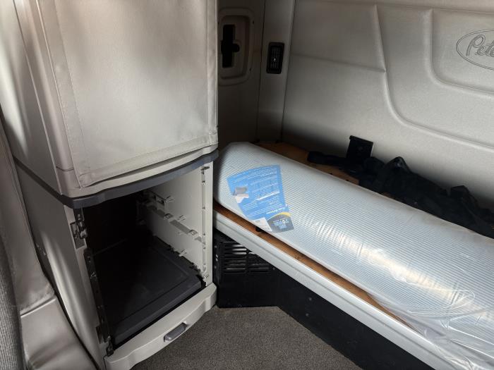 2022 Peterbilt 579-10