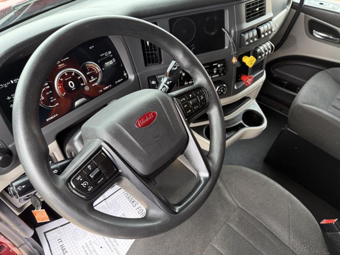 2022 Peterbilt 579-3