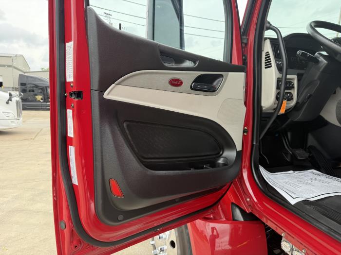 2022 Peterbilt 579-14