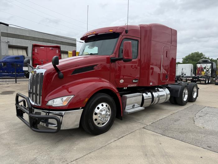 2022 Peterbilt 579-0