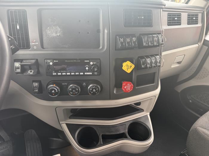 2022 Peterbilt 579-4