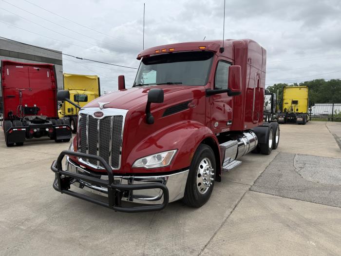 2022 Peterbilt 579-17