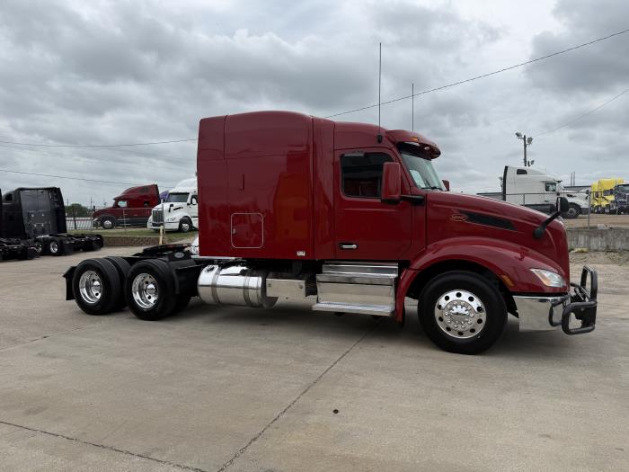 2022 Peterbilt 579-26
