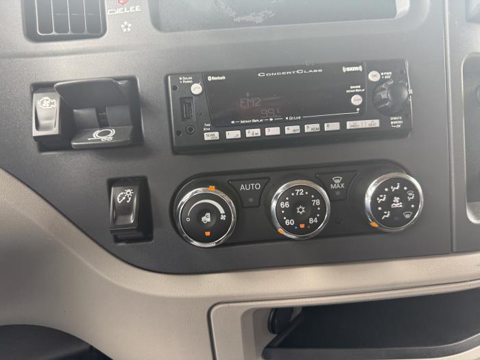 2022 Peterbilt 579-16