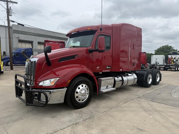 2022 Peterbilt 579-0