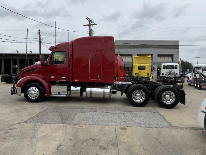 2022 Peterbilt 579-39