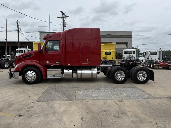 2022 Peterbilt 579-40