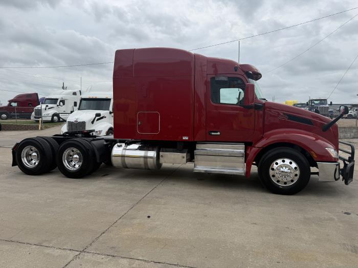 2022 Peterbilt 579-28