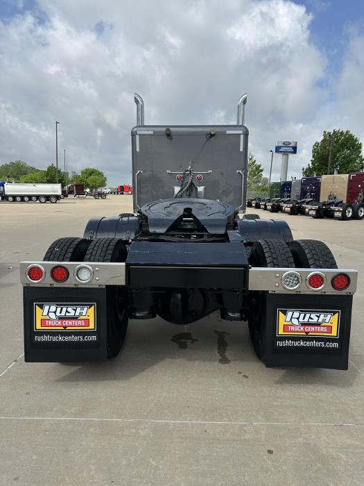 2021 Peterbilt 567-3