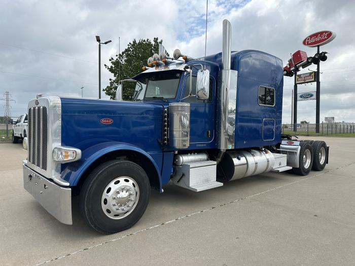 2023 Peterbilt 389-0