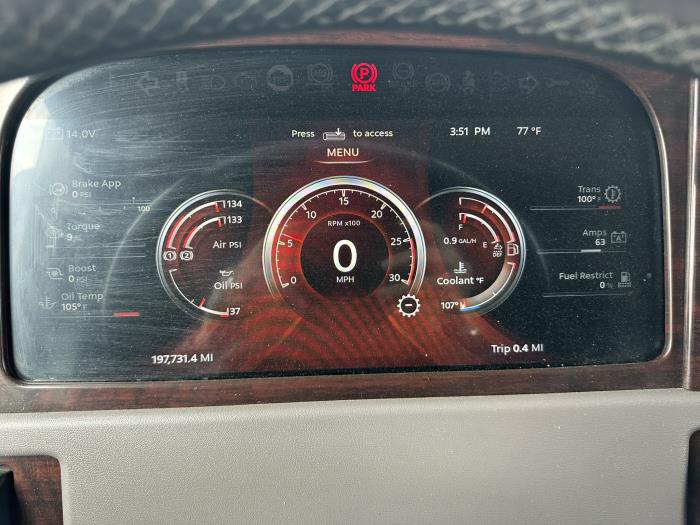 2023 Peterbilt 389-4