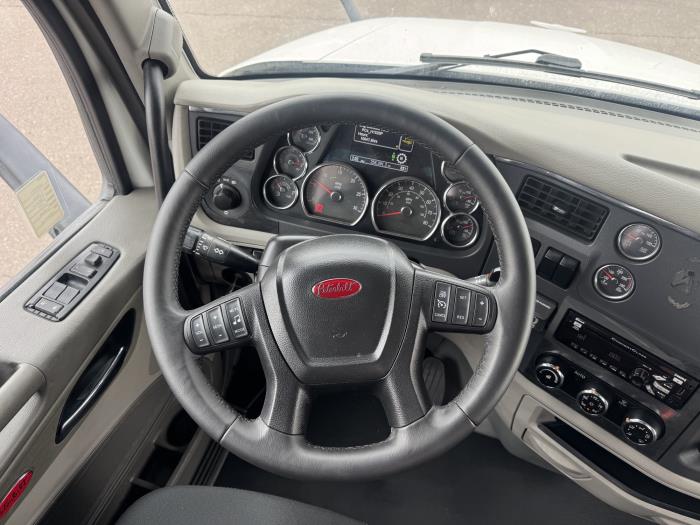 2020 Peterbilt 579-12