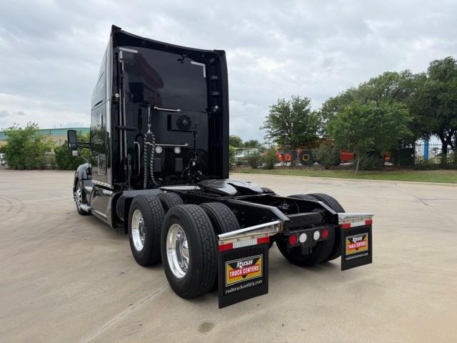 2022 Kenworth T680-5