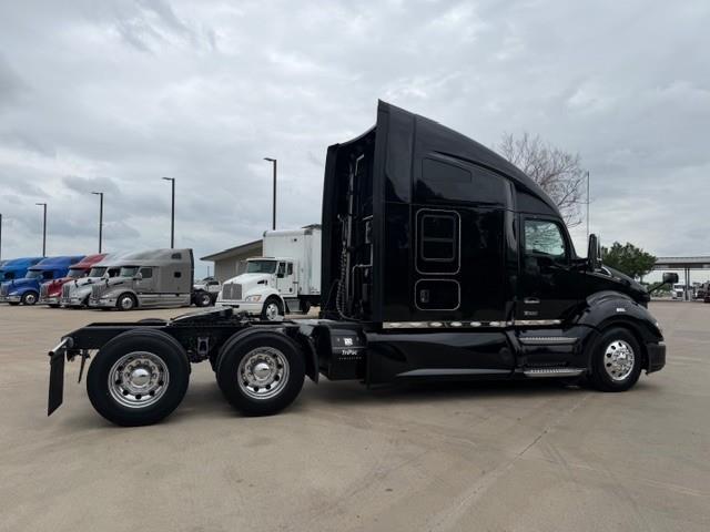 2022 Kenworth T680-8