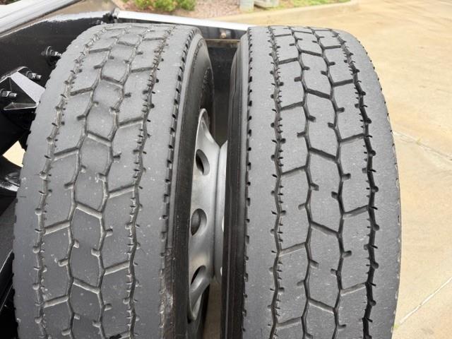 2022 Kenworth T680-19